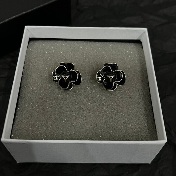 ✅✅✅Authentic Chanel earrings✅✅ - Picture 5 of 5